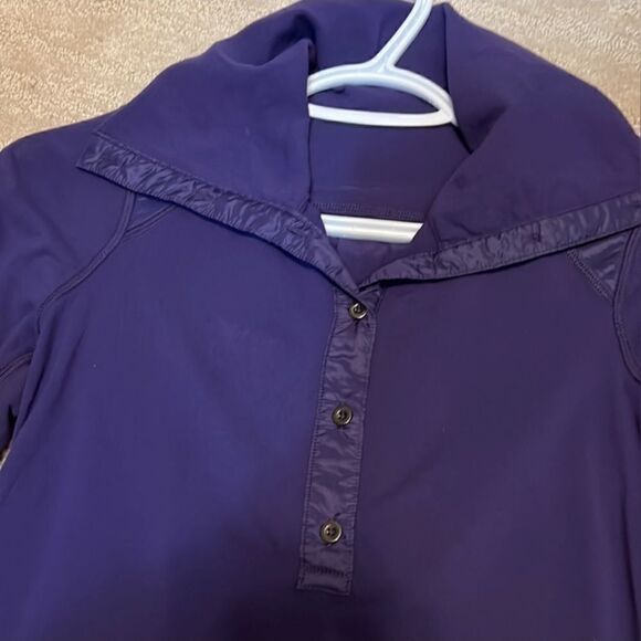 Lululemon size 4 Purple Long Sleeve Running Top With Buttons - Picture 6 of 7